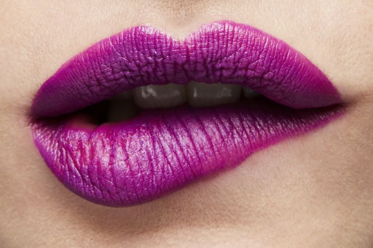 Pintalabios Morado gama MATTE Lipstick tono HEROINE de MAC